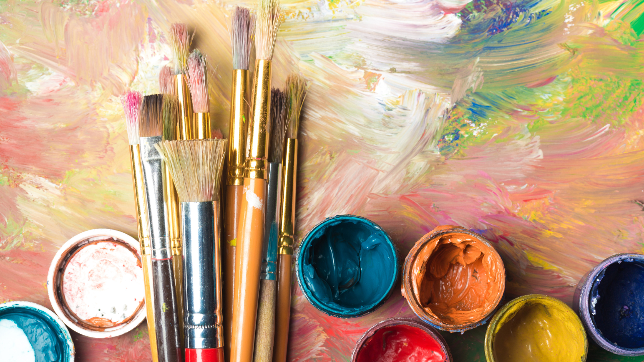The Best Art Podcasts for Artists, Creatives, and Art Lovers